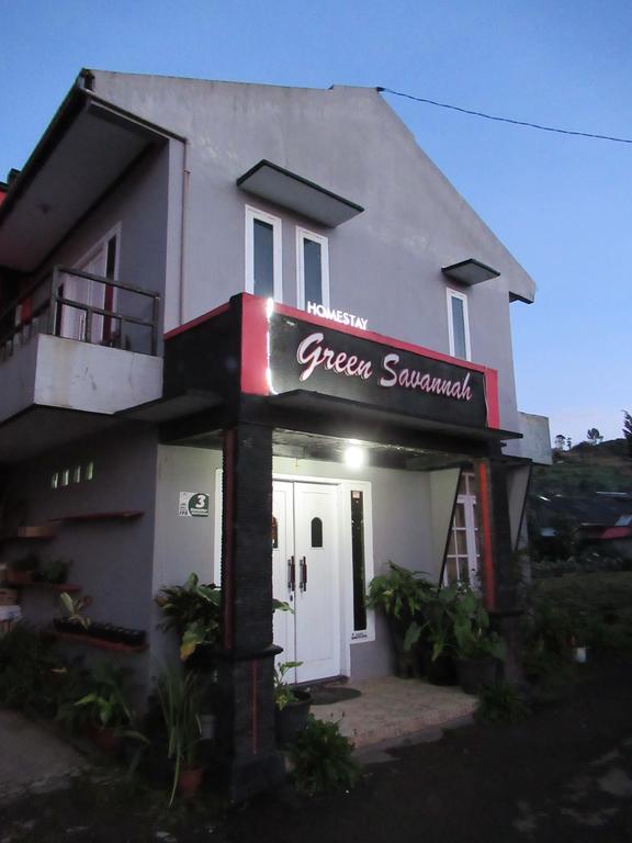 Green Savannah Homestay Syariah Diyeng Εξωτερικό φωτογραφία