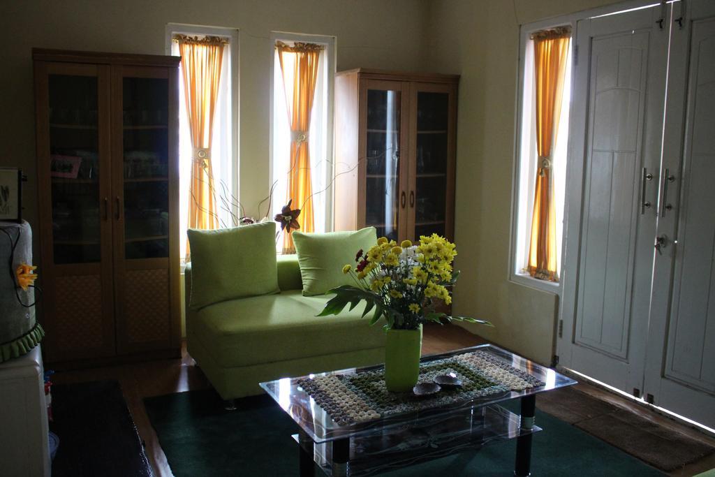 Green Savannah Homestay Syariah Diyeng Εξωτερικό φωτογραφία